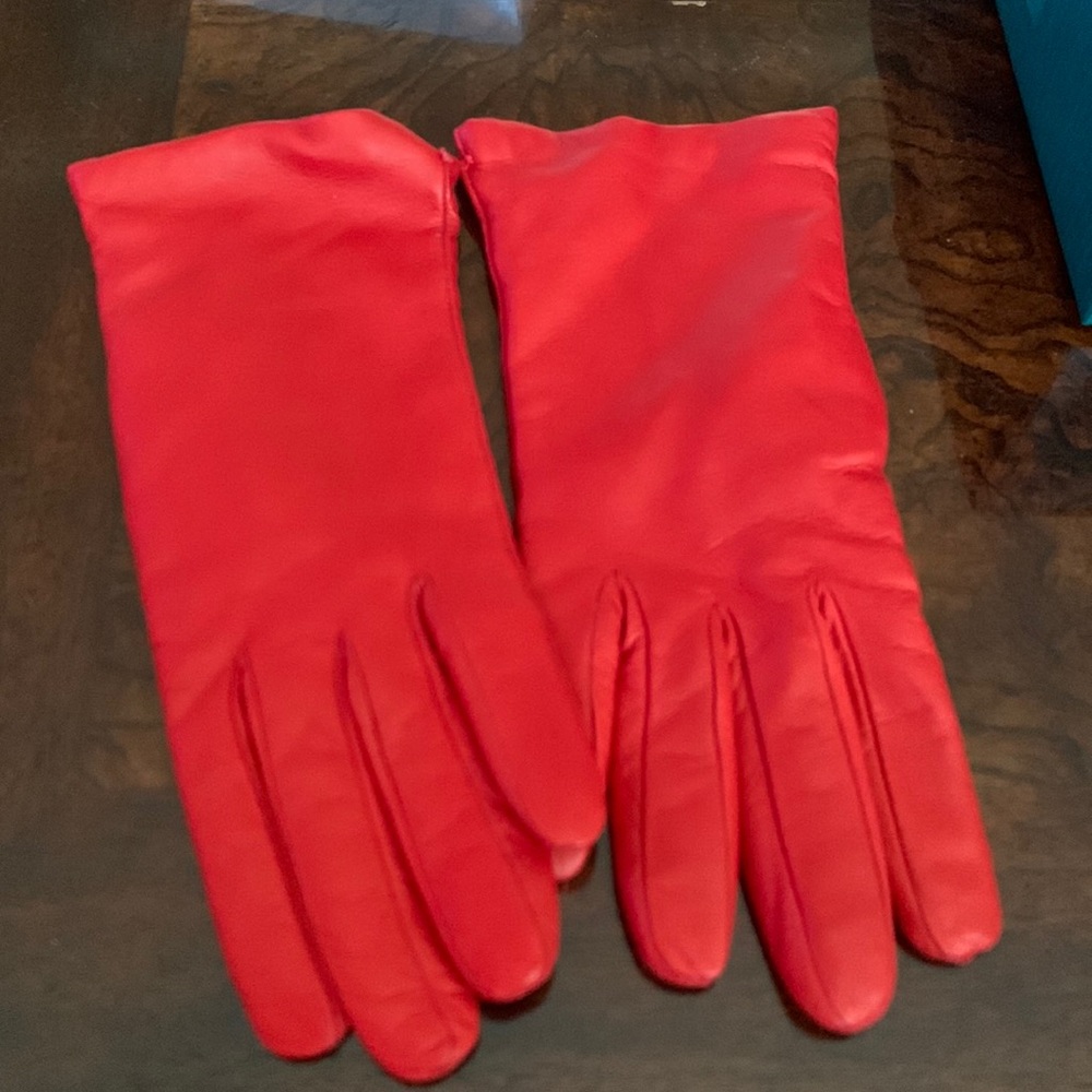 Beautiful Italian Cashmere Lined Red Leather Gloves - Size 7